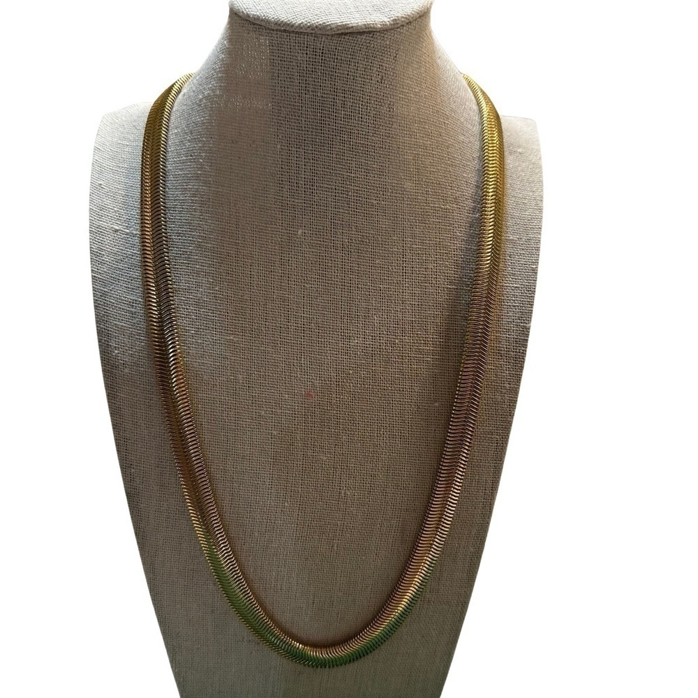 Vintage 23” 80s Fashion Goldtone 1/3” Wide Snake Chain Herringbone Necklace